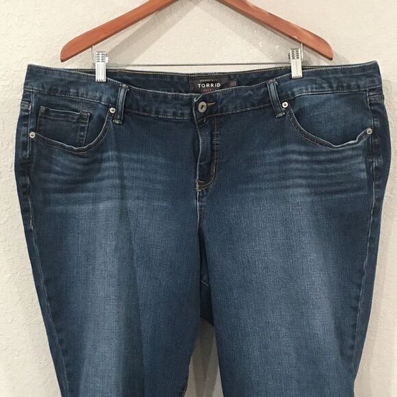 Torrid Premium Women's Plus Size 26 Jeans Blue Skinny Cropped Stretch Denim - Picture 2 of 14